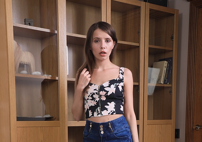 Hottie gets solo orgasm